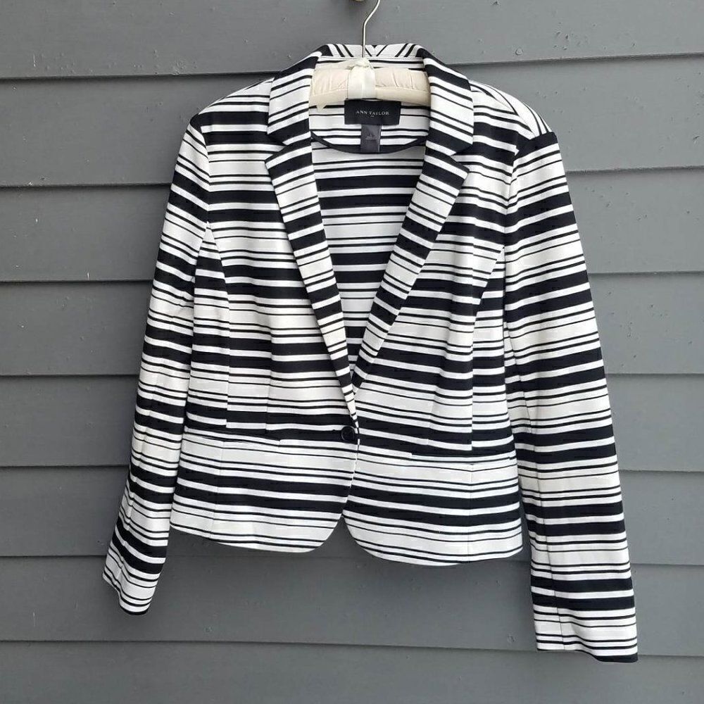 Ann Taylor Factory Black White Knit Jacket size large